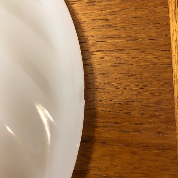 Vintage Fire King 1.5 quart Milk Glass Swirl Casserole baking dish with lid - Picture 11 of 16